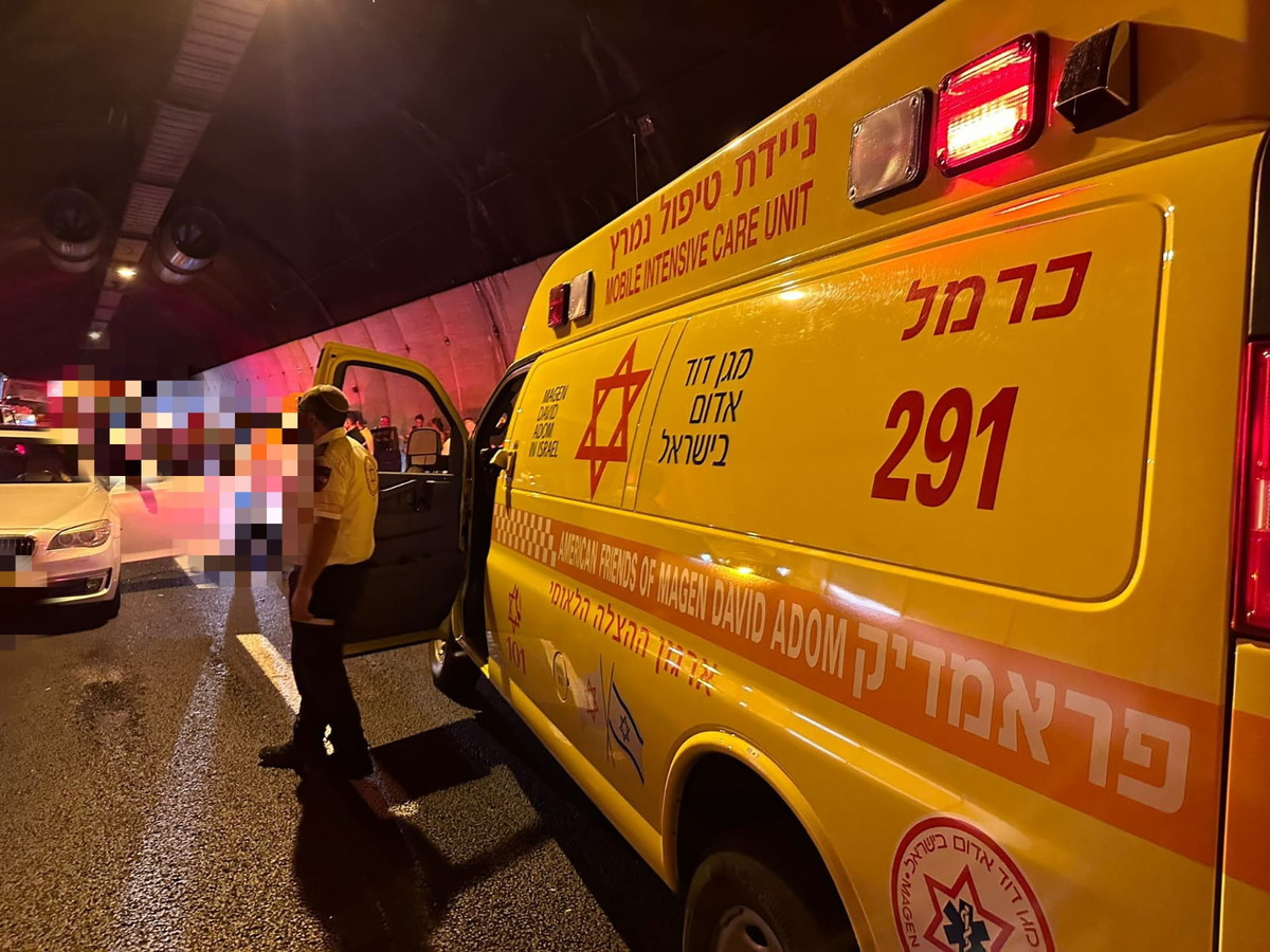 مصرع شاب (20 عامًا) اثر حادث طرق وقع بين 3 مركبات ودراجة نارية بانفاق الكرمل في حيفا