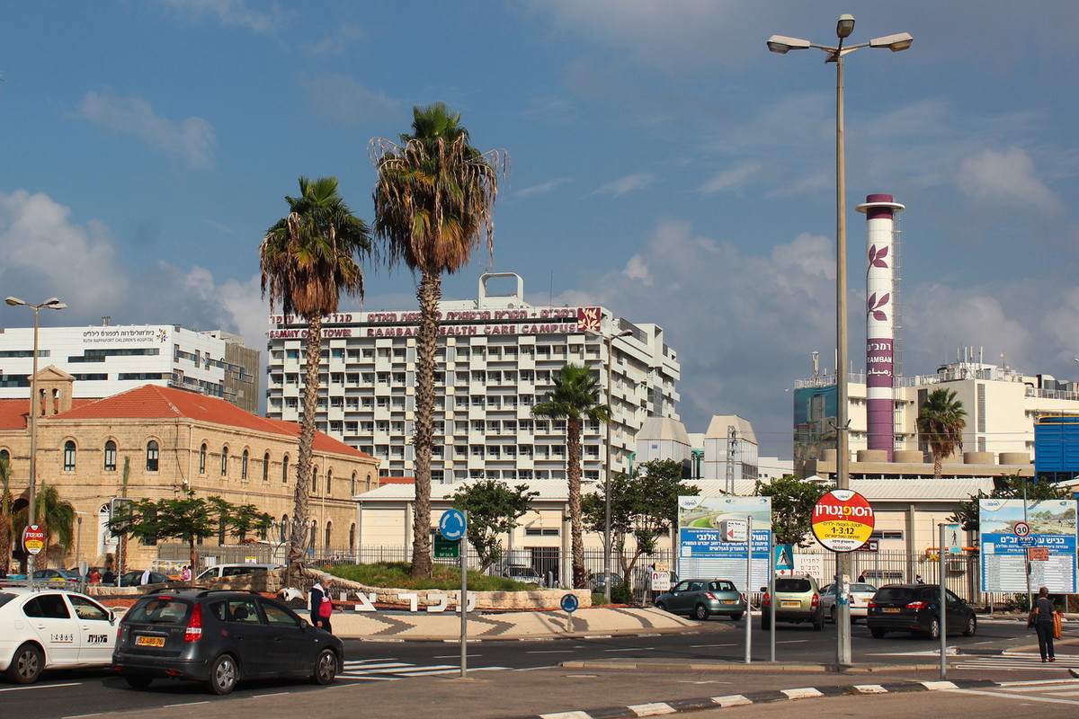 اصابة شابين اثر حادث طرق وقع بين مركبة وشاحنة في عرابة- احدهما بحالة خطيرة