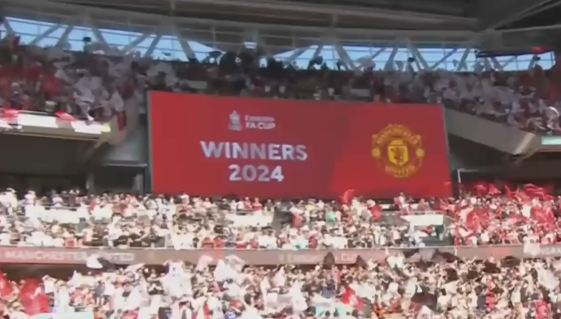 هل سينجح مانشستر يونايتد بالتعاقد مع اللاعب ألفونسو ديفيز بدلًا من انتقاله إلى صفوف ريال مدريد؟ 