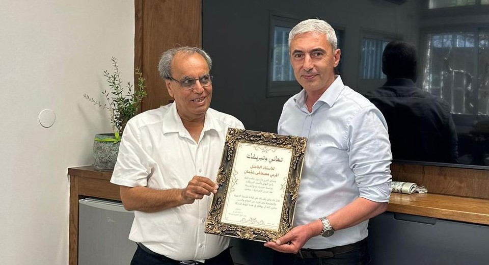 غزال أبو ريا يزور مدرسة طه حسين الإعدادية ويهنئ مديرها المنتخب