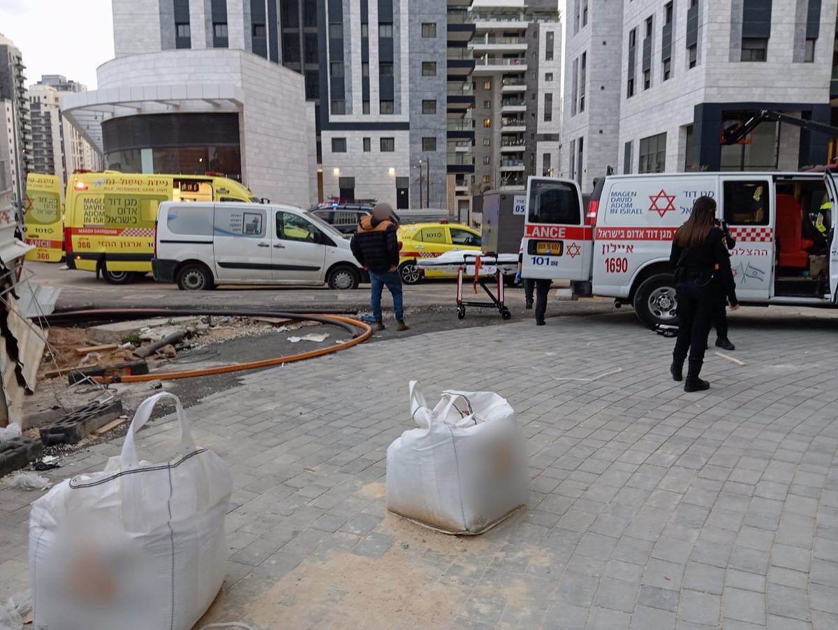 الرملة: إصابة عامل بجروح متوسّطة إثر سقوطه من ارتفاع 