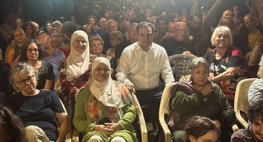 قطعان اليمين تحاول الاعتداء على النائب ايمن عودة في برديس-حنا