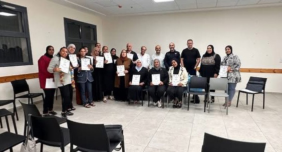 حفل توزيع الشهادات على المشاركات في دورة الوساطة في جسر الزرقاء