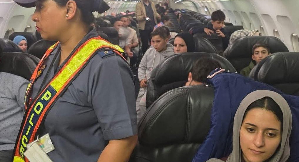 يديرها إسرائيلي إستوني.. جمعية غامضة أخرجت مئات الغزيين من القطاع