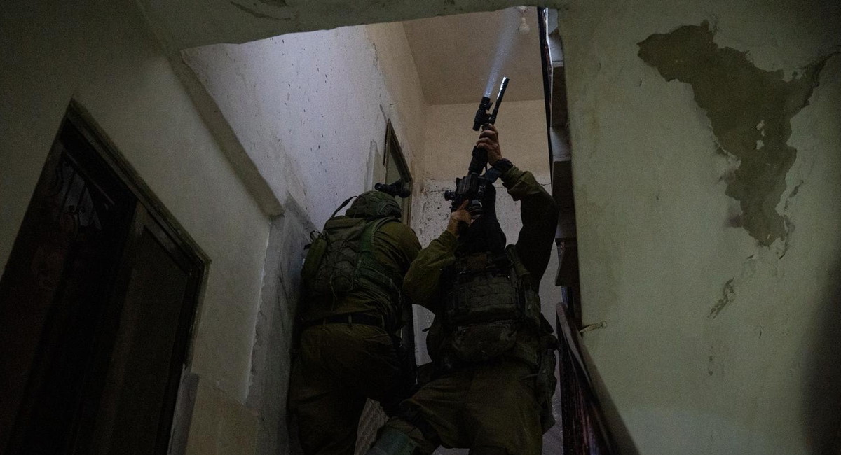 الجيش الإسرائيلي يعلن عن اعتقال 60 فلسطينيًا من الضفة الغربية