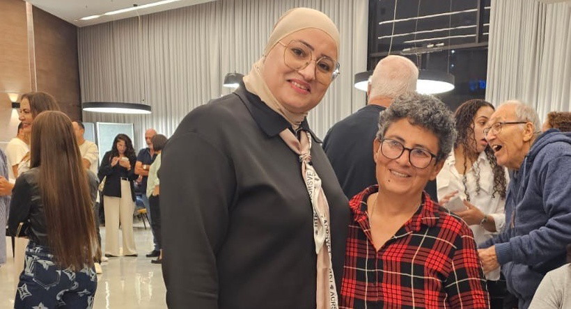 قراءة نقدية في كتاب “ضجيج الصمت” لهديل قشوع شريقي