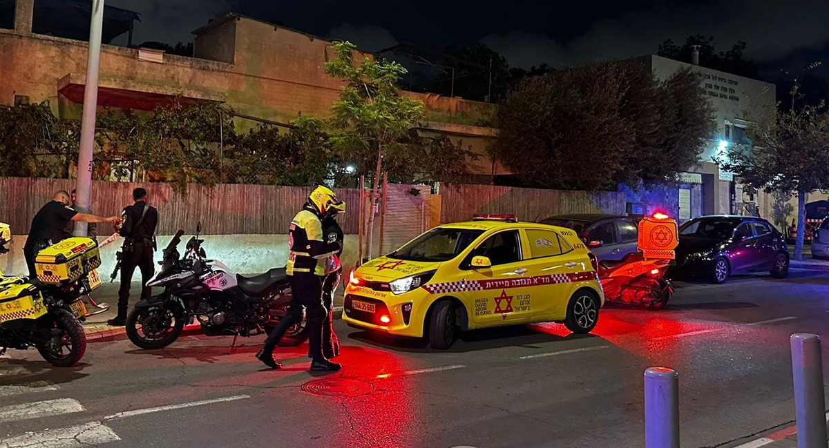 تل أبيب: إصابة شاب بجراح خطيرة إثر تعرضه للطعن