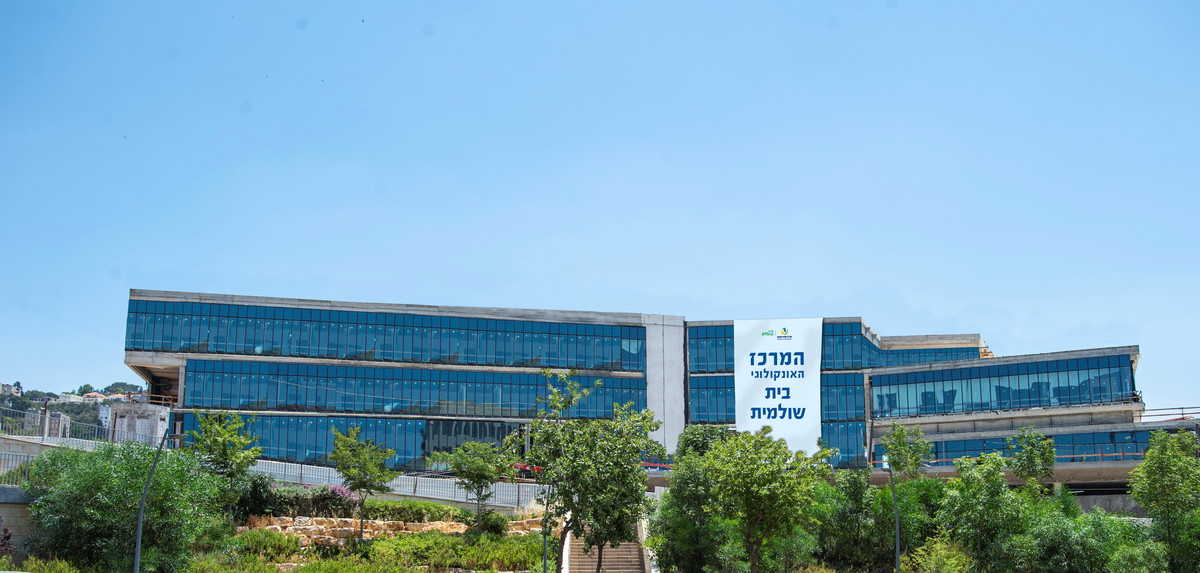 أم الفحم: عامل بحالة خطيرة عقب سقوطه من ارتفاع سبعة أمتار 