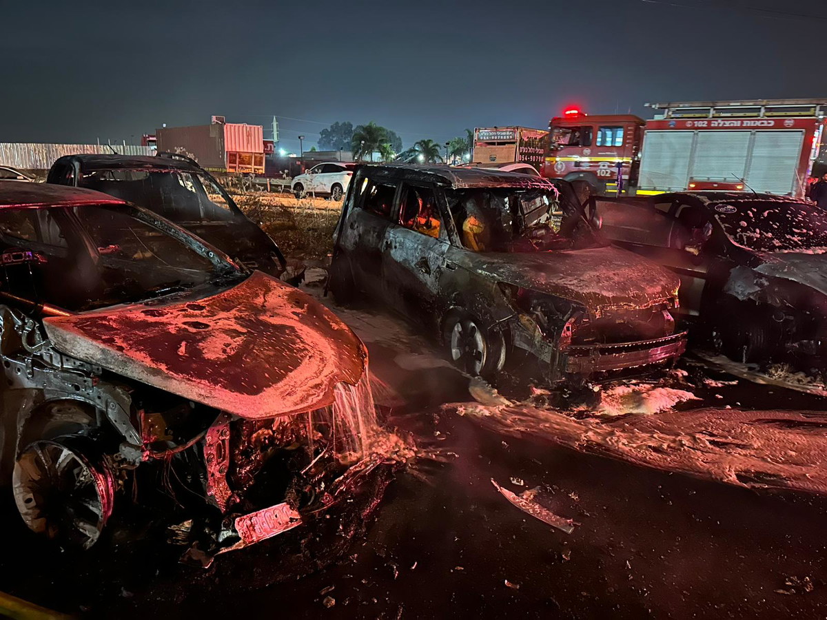 احتراق سيارات في حيفا واضرار جسيمة دون اصابات 