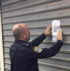 اغلاق اربعة مصالح تجارية بامر اداري في قلنسوة الطيبة و الطيرة بعد ضبط مقيمين غير شرعيين 