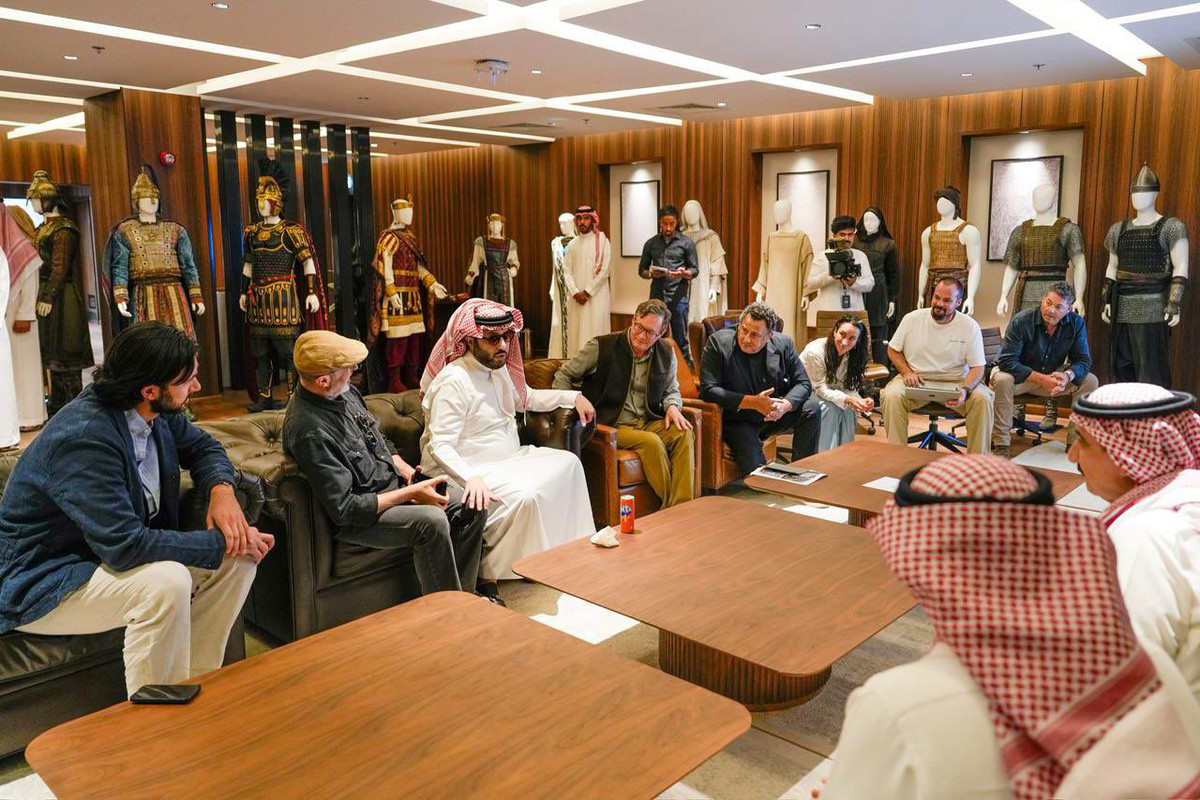 تركي آل الشيخ يزور استديوهات الحصن والقدية لمتابعة تحضيرات فيلم خالد بن الوليد