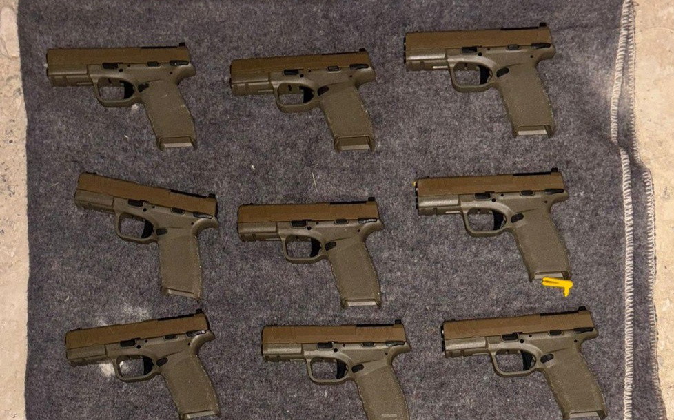 إحباط عملية تهريب أسلحة عبر مسيرة على الحدود الشرقية