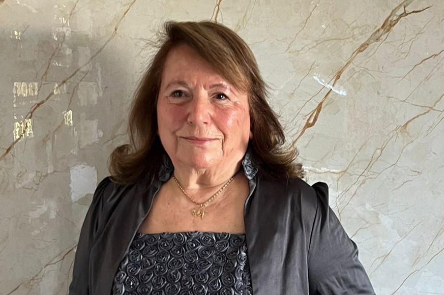 موشحات لِعيد الميلاد- جاءَ للكَوْنِ خَلاص