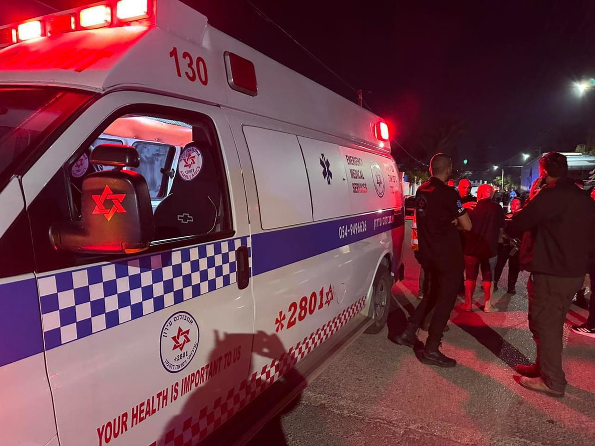 كسرى سميع: إصابة شاب بجراح متوسطة جراء انقلاب مركبة