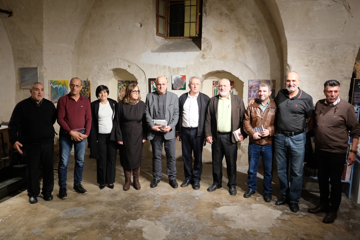 إشهار ديوانَي الشاعرة إيناس خورشيد فاهوم;ضُمَّةٌ من زعتر برِّيّ في جملة مفيدة و الرجل الرمادي في مكتبة مي وزيادة في النّاصرة