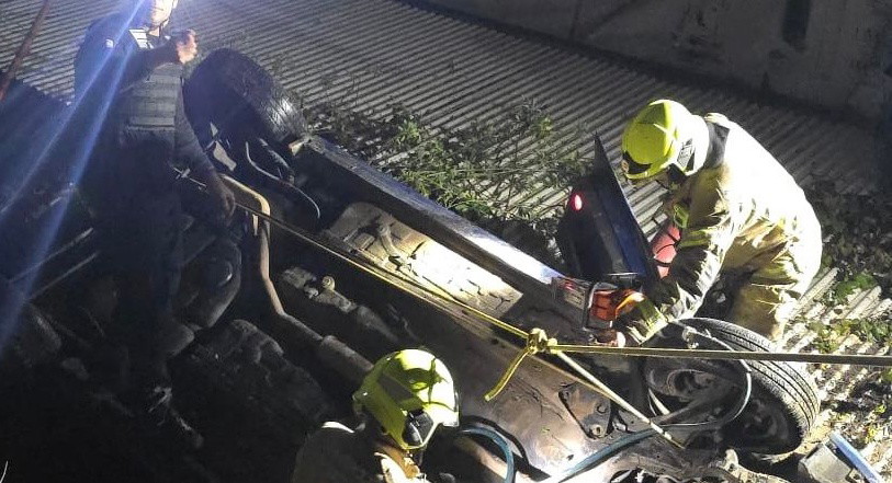 شفاعمرو: إنقاذ سائق بعد سقوط سيارته في وادٍ بعمق 7 أمتار