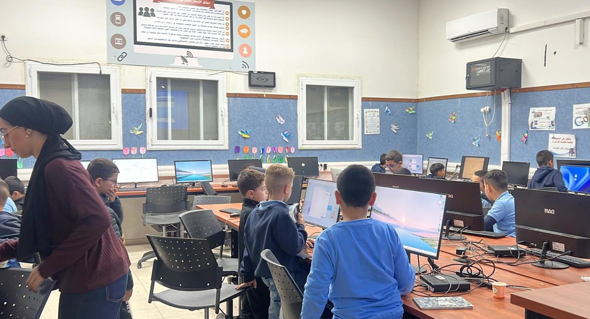 فعاليات متجددة تعزّز الإبداع والمهارات: برنامج “تحديات” يواصل فعالياته في مدارس أم الفحم