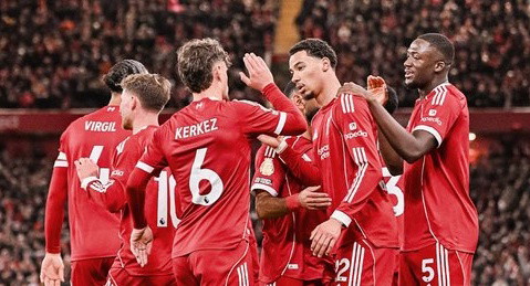 صلاح يترك بصمته في فوز ليفربول على برايتون بثنائية إيكيتيكي