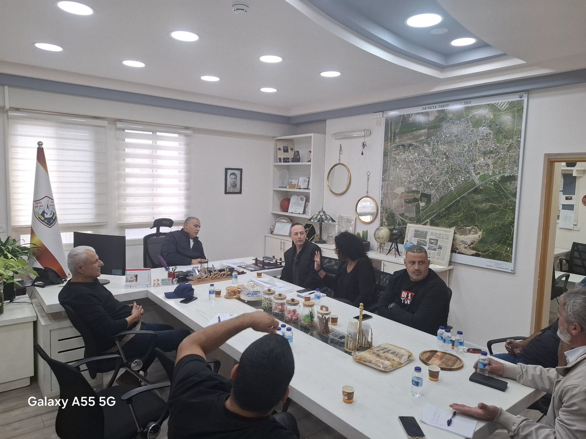  بلدية كفرقرع تطلق مشروع الألياف الضوئية في أحياء المدينة 