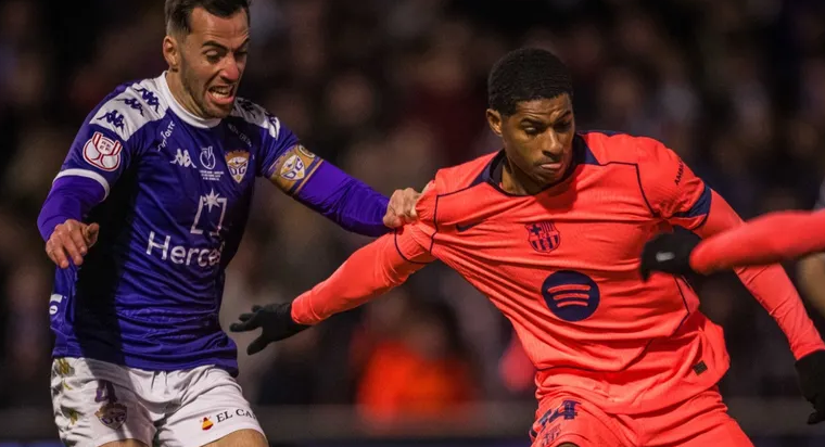 برشلونة يفلت من كمين غوادالاخارا في كأس ملك إسبانيا