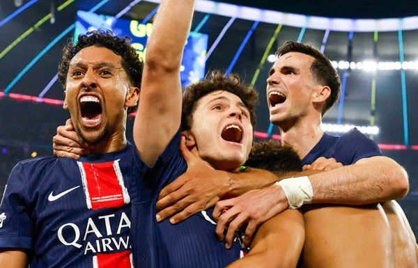 باريس سان جيرمان الفرنسي يهزم فلامينغو البرازيلي ويتوج بطلاً لكأس القارات