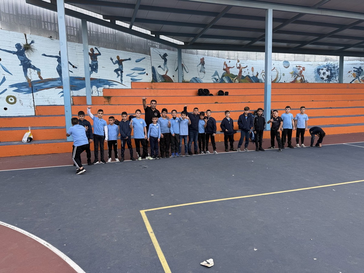 فعاليات برنامج تحديات تتواصل في فعالياتها المتنوعة في مدارس مدينة أم الفحم