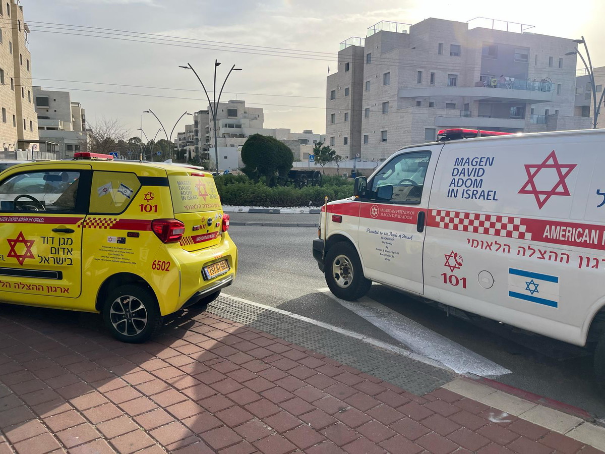 إصابة شاب بجراح خطيرة جراء تعرضه لإطلاق نار في أم الغنم