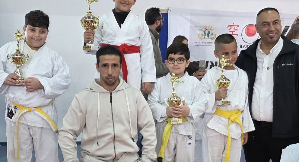 حصاد وفير من الذهب والكؤوس: مدرسة الحسيني للكراتيه الشفاعمرية تتألق وتخطف الأنظار في بطولة طبعون