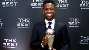 استفتاء.. جماهير ريال مدريد تطالب برحيل فينيسيوس