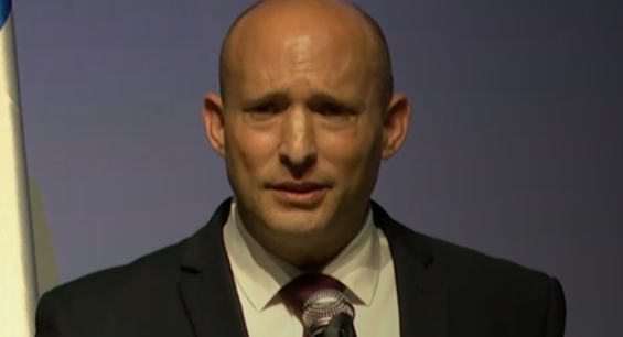 بنيت يفتح النار في قضية 