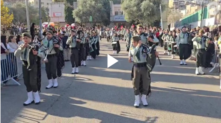 فيديو - أجواء احتفالية مميزة في مسيرة عيد الميلاد المجيد في مدينة الناصرة 
