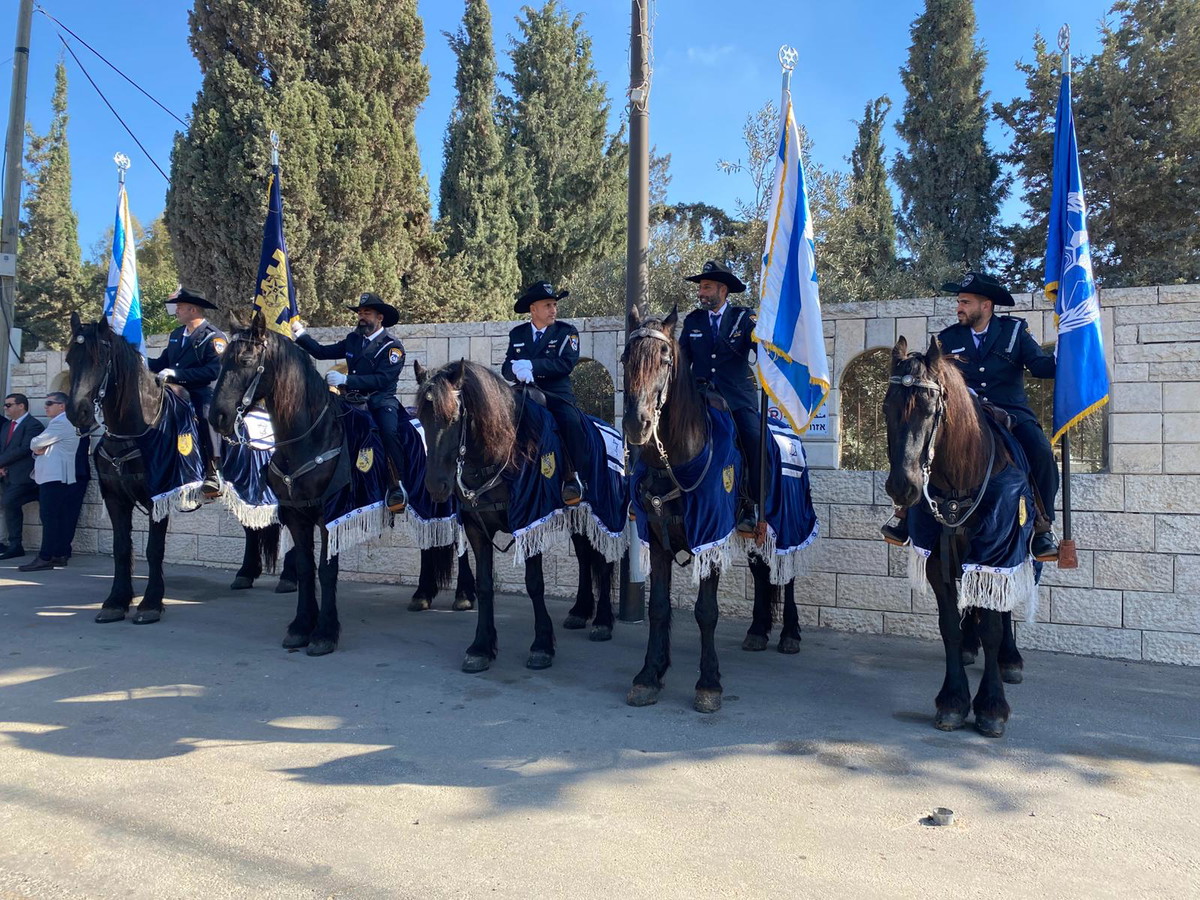القدس: الشرطة ترافق مواكب عيد الميلاد من البلدة القديمة إلى بيت لحم
