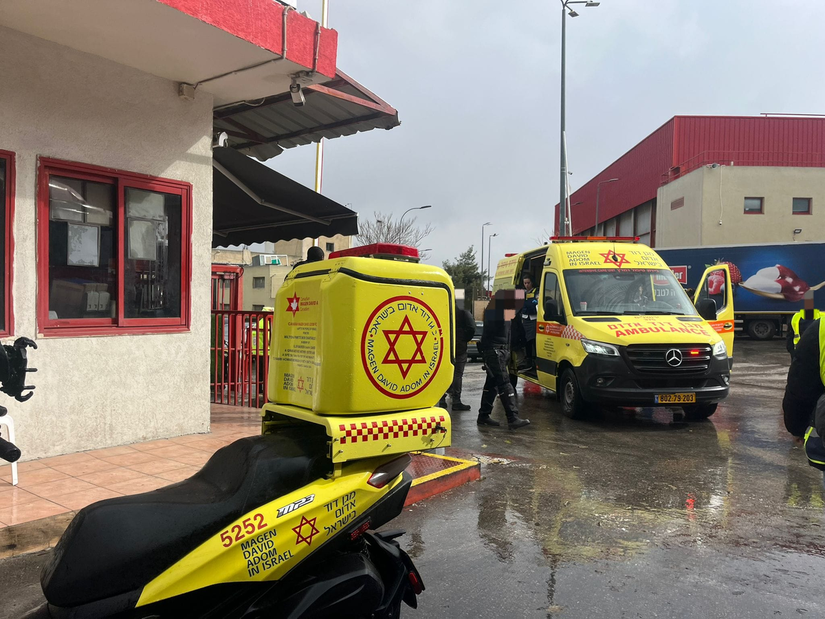 البحث عن سائق دهس شرطيا وهرب في القدس