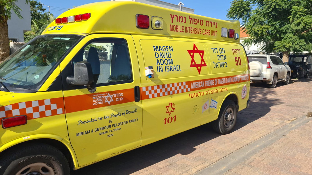 انقلاب تراكتورون في الناصرة واصابة رجل بجراح متوسطة