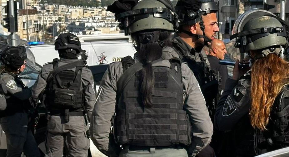 تطورات التحقيق في حادثة دهس الفتى (14 عاماً) بالقدس: تمديد الحبس المنزلي للسائق وسحب رخصته