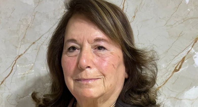  موشحات لِعيد الميلاد   جاءَ للكَوْنِ خَلاص بقلم: أسماء طنوس – المكر