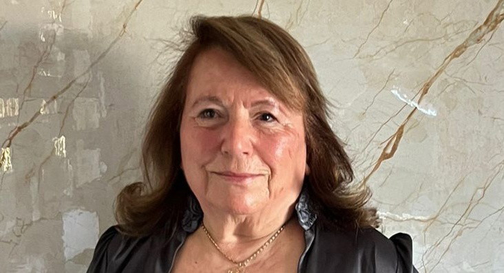  قصيده زجليه   للمطربه الرائعه فيروز   بقلم : اسماء طنوس المكر   