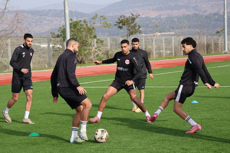 تدربات مكثفة لفريق هبوعيل بلدي عرابة استعدادا لملاقاء فريق مكابي نفي شئنان بعد غد الثلاثاء في استاد الدوحة الساعة التاسعة مساء 