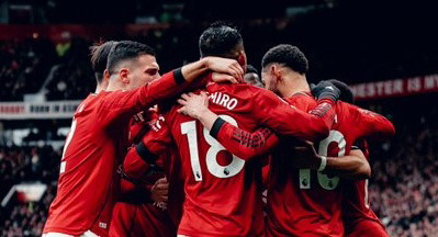 مانشستر يونايتد يتغلب على توتنهام ليحقق فوزه الرابع توالياً