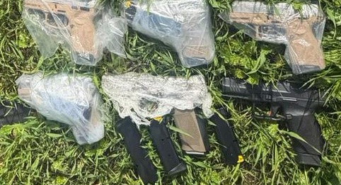 الحدود الاردنية: إحباط تهريب 12 مسدساً بواسطة 