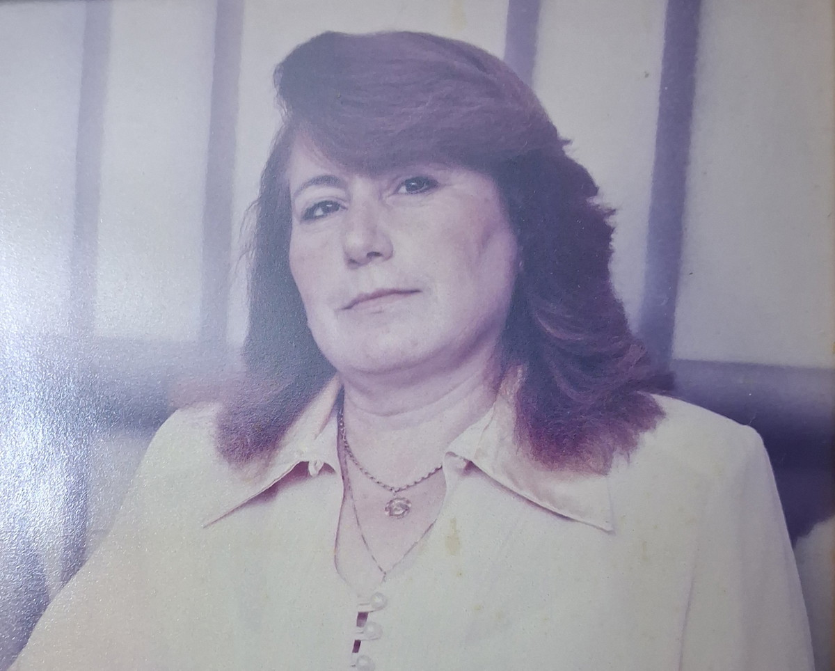 زجل قلوبٌ مُظلِمَة