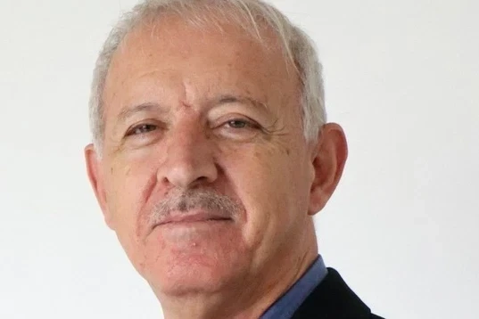 قراءة في تحذيرات لبيد من خسارة الانتخابات امام نتنياهو