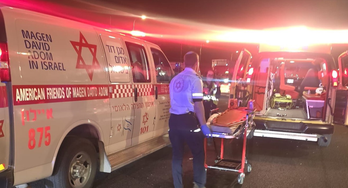 الفريديس: إصابة رجل (41 عاماً) بجراح متوسطة إثر انقلاب سيارته على شارع 4