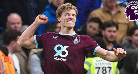 بيرنلي يصعق تشيلسي بهدف قاتل وأبراهام ينقذ أستون فيلا