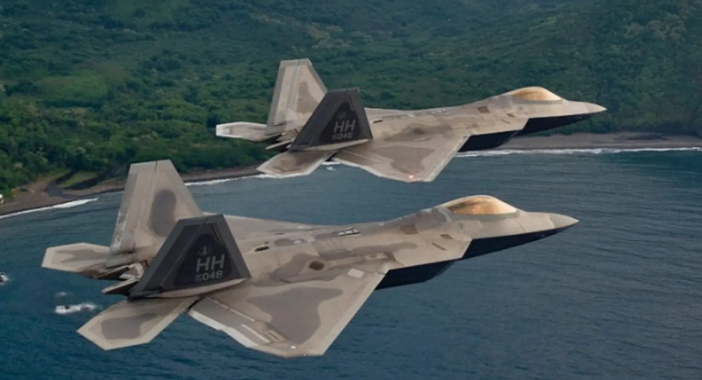 غير مألوف خارج الحدود.. الولايات المتحدة تنقل سربا كاملا من الطائرات لقاعدة جوية جنوب إسرائيل