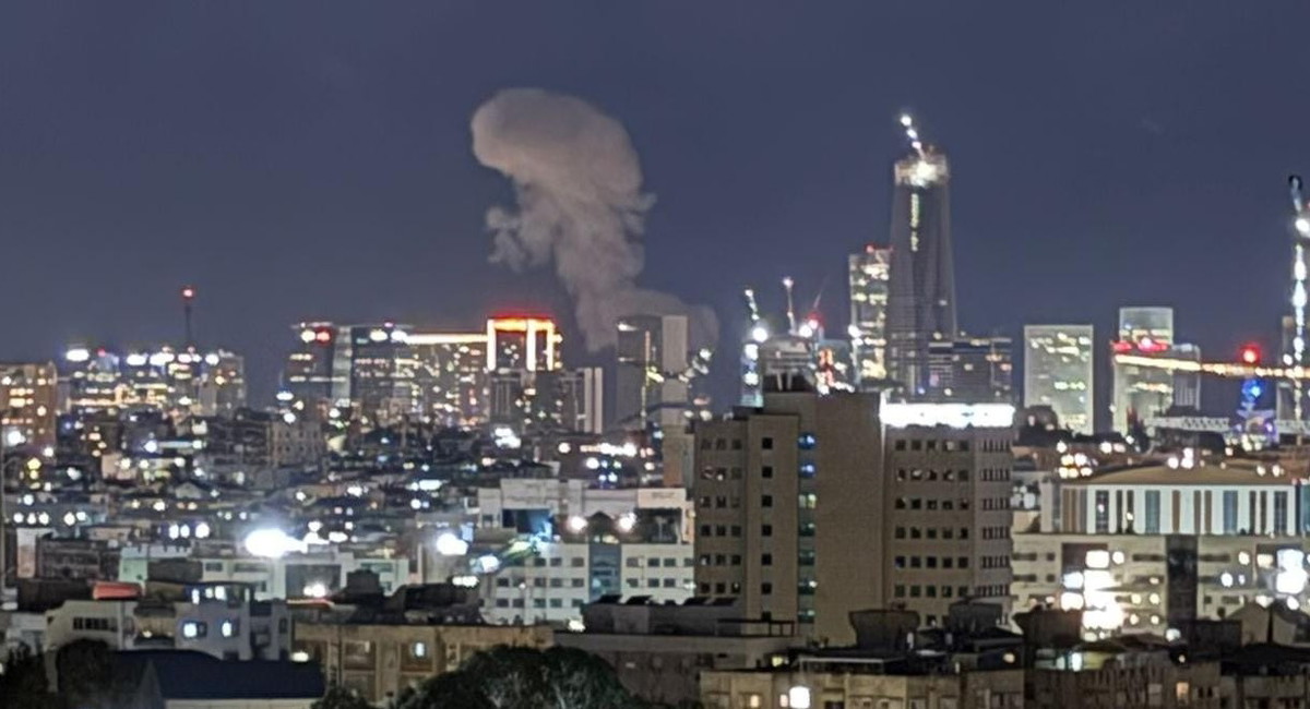 اصابات بعد سقوط صواريخ في منطقة تل ابيب والمركز