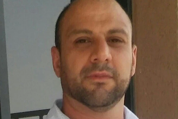 على حافَّةِ الشَّفَقِ يولدُ المعنى