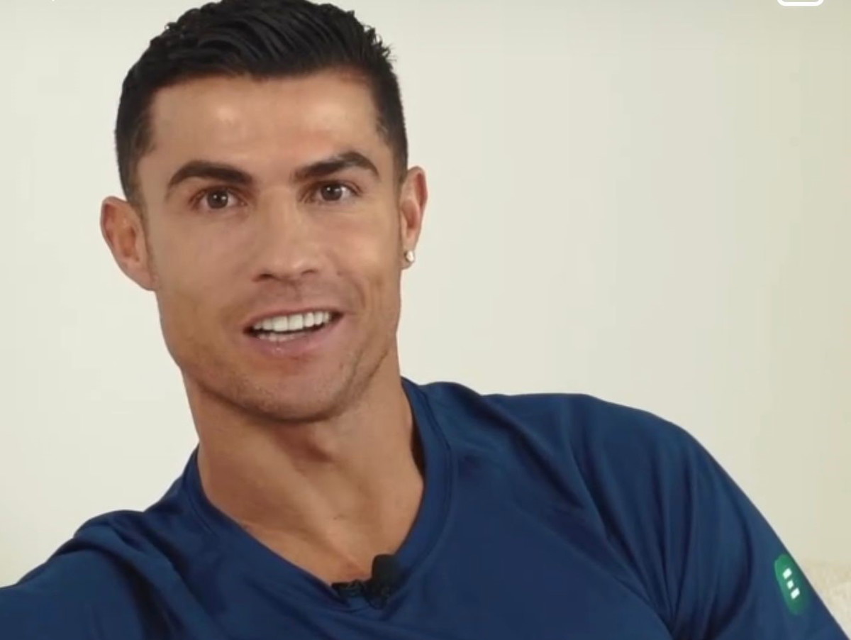  أنباء مغادرة النجم البرتغالي كريستيانو رونالدو المملكة العربية السعودية تتصدّر العناوين