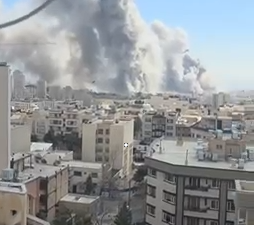 قصف يُدمّر مبنى مجلس الخبراء المكلف بانتخاب المرشد الإيراني