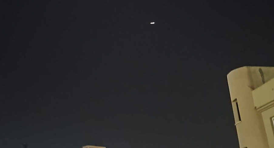 اصابة سيدة- انفجارات في تل أبيب ومناطق وسط إسرائيل جراء ضربة صاروخية إيرانية جديدة